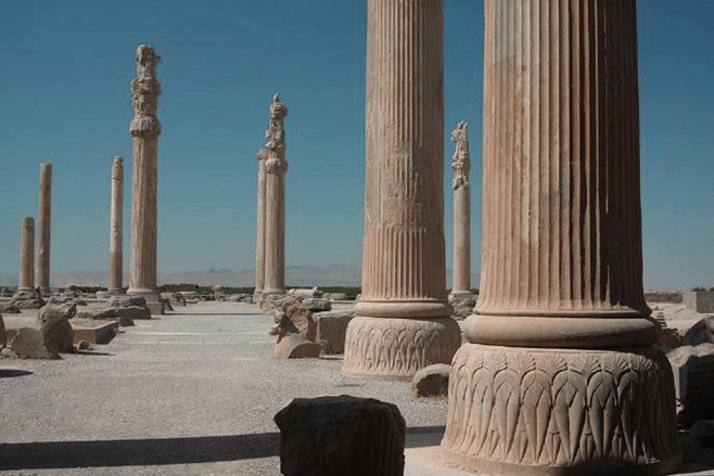 تالار صد ستون